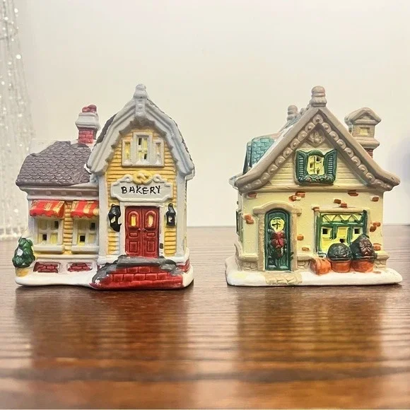 Vintage Christmas Winter Village Town Bakery House & Decorated Village House Y2K - Picture 12 of 12